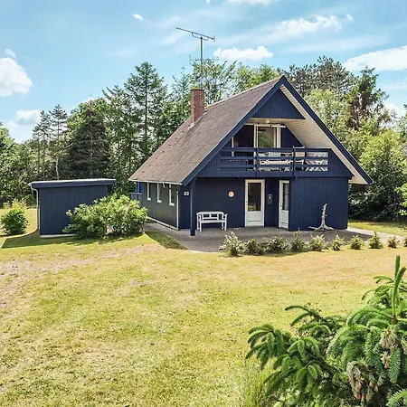 3 Bedroom Cozy In Grenaa Brondstrup